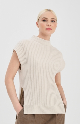 Женский бежевый джемпер