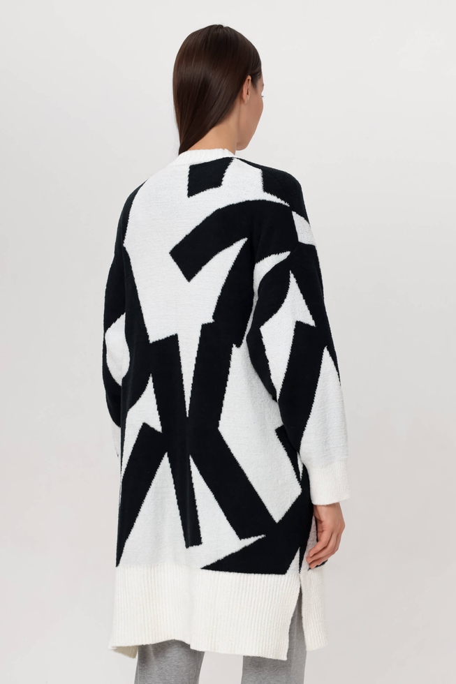 Женский чёрно-белый кардиган 2
