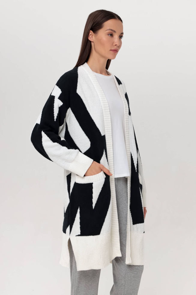 Женский чёрно-белый кардиган 3