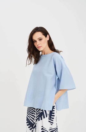 Женский голубой джемпер