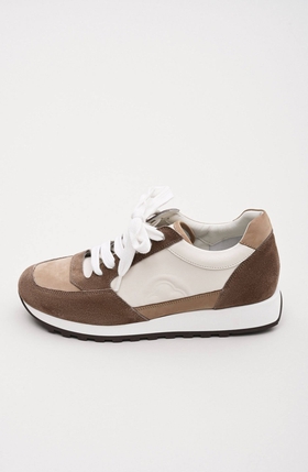 Женские кроссовки