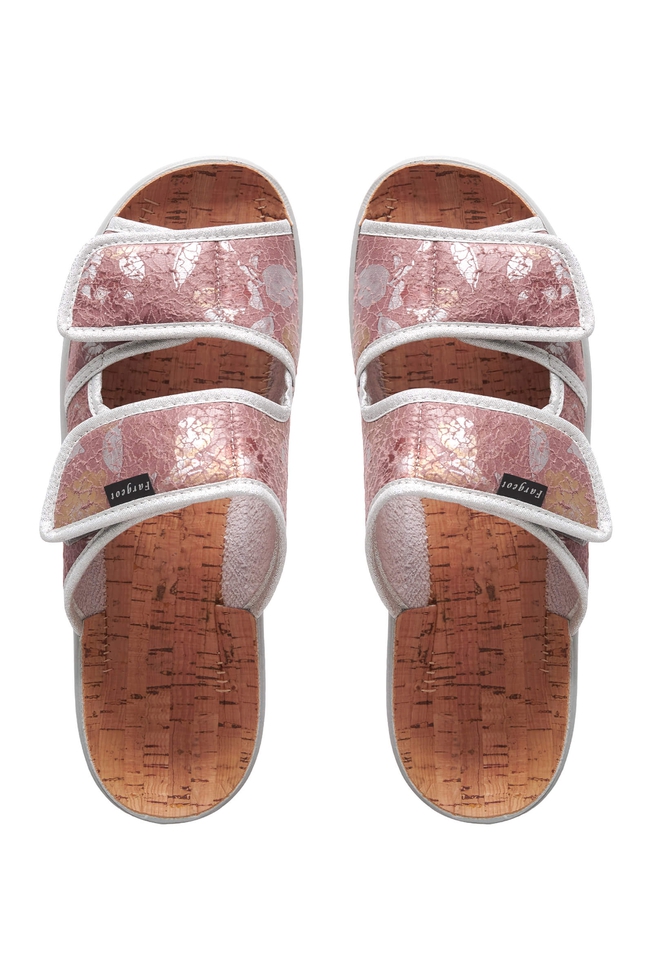 Женские тапочки 1