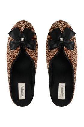 Женские тапочки