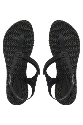 Женские сланцы с застежкой на липучках 