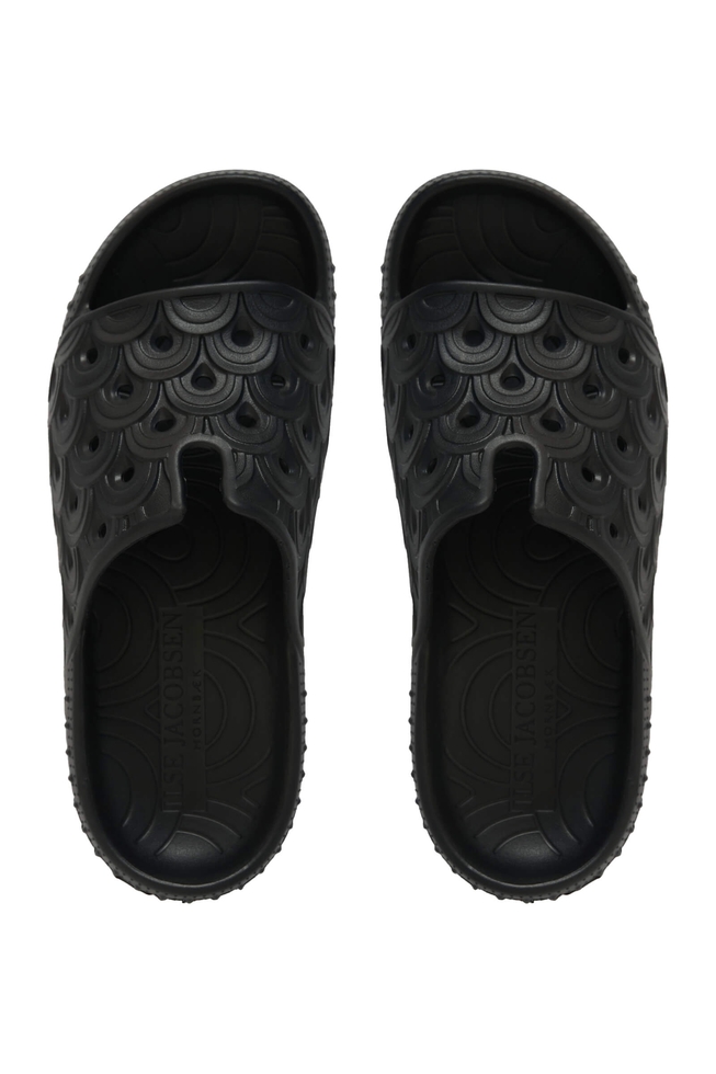 Женские шлепанцы на платформе с перфорацией  1