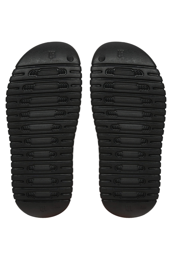 Женские шлепанцы на платформе с перфорацией  4