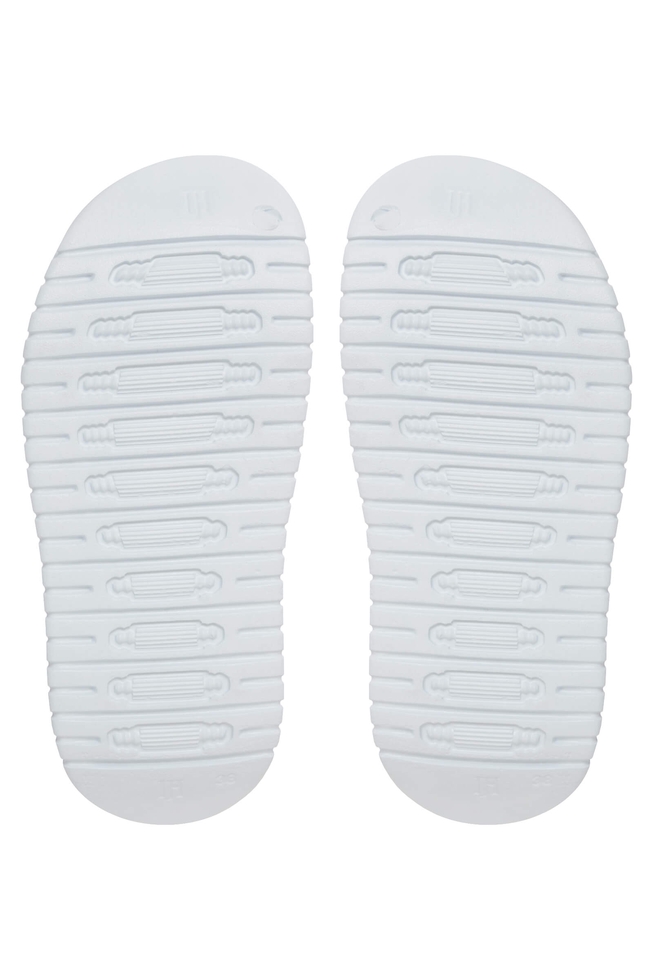 Женские шлепанцы на платформе с перфорацией  4