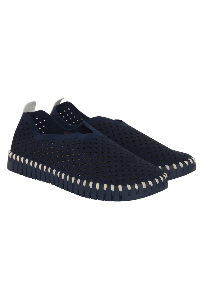 Женские слипоны с перфорацией  3