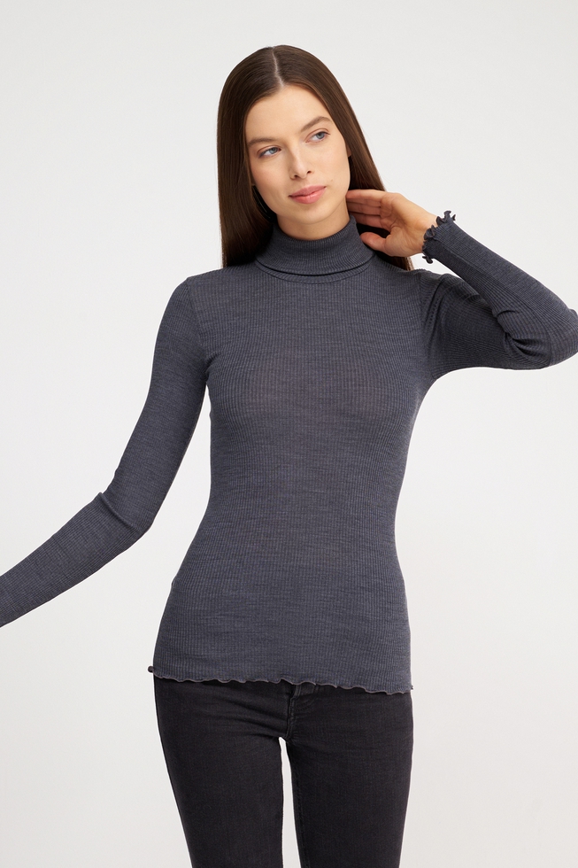 Женская серая водолазка  2