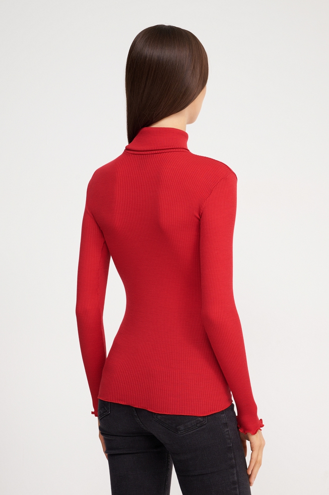 Женская красная водолазка  3