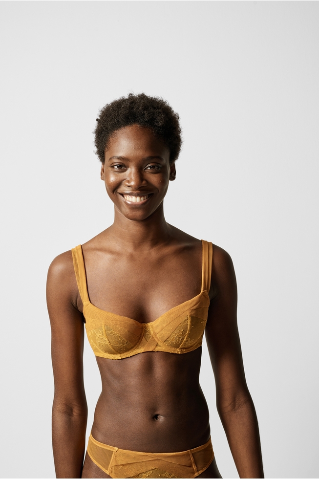  Кружевной бюстгальтер с мягкой чашкой  1