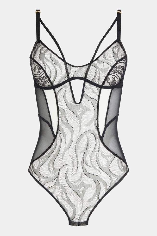 Черное боди с кружевом 1