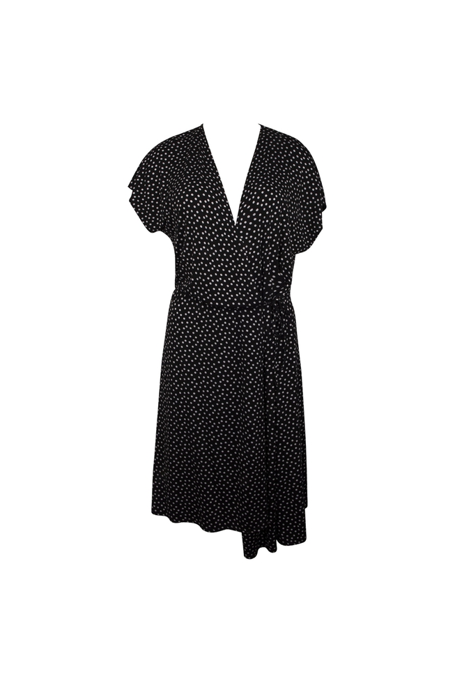 Женское платье в горошек 1