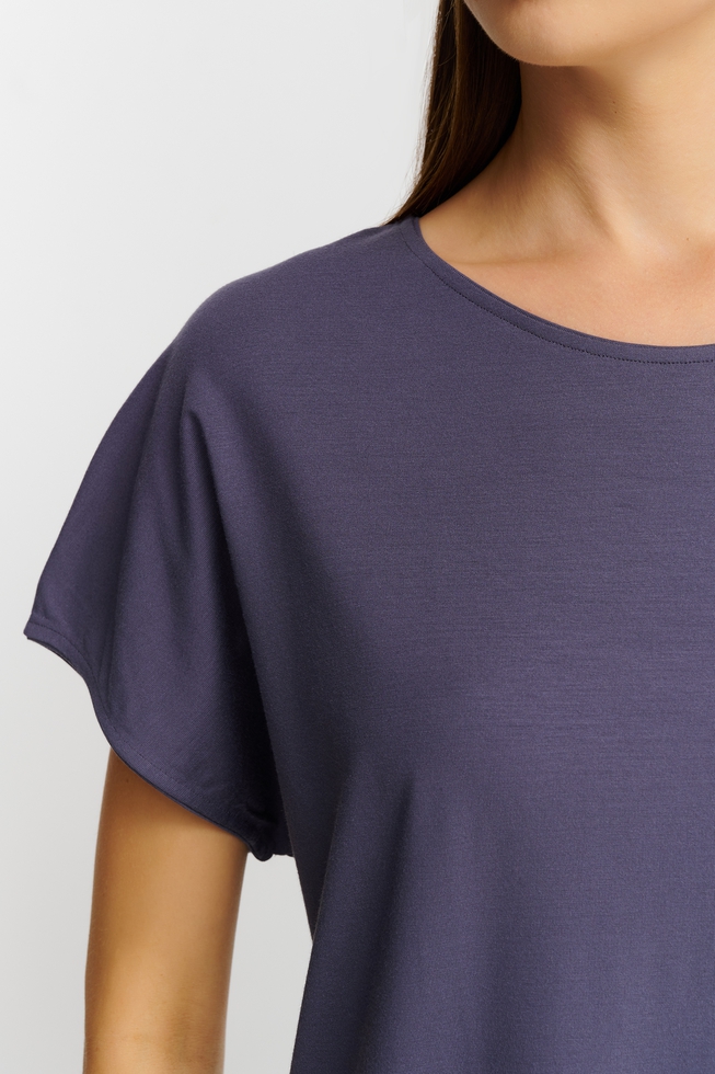  Женская футболка  4