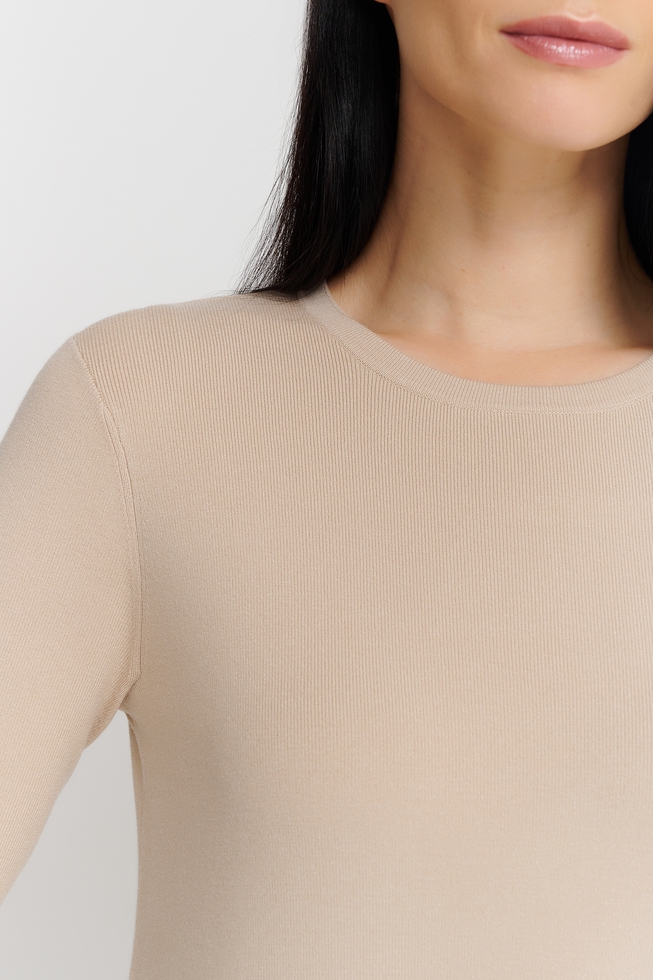 Бежевое платье миди 4