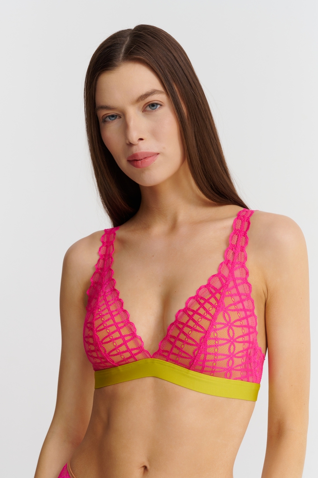 Женский бюстгальтер с мягкими чашками без косточек 1