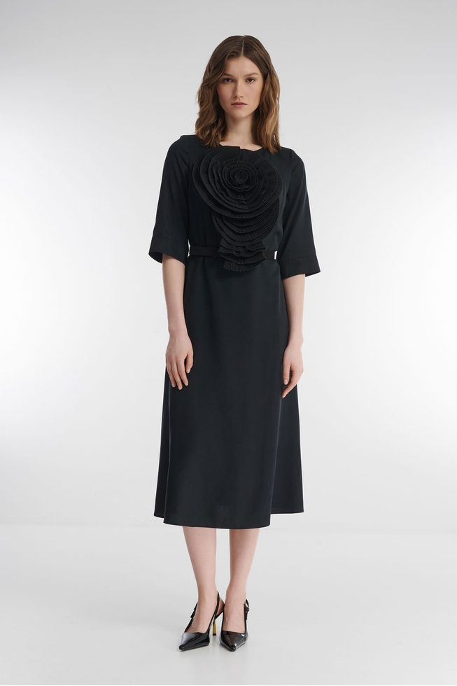 Чёрное платье миди 1