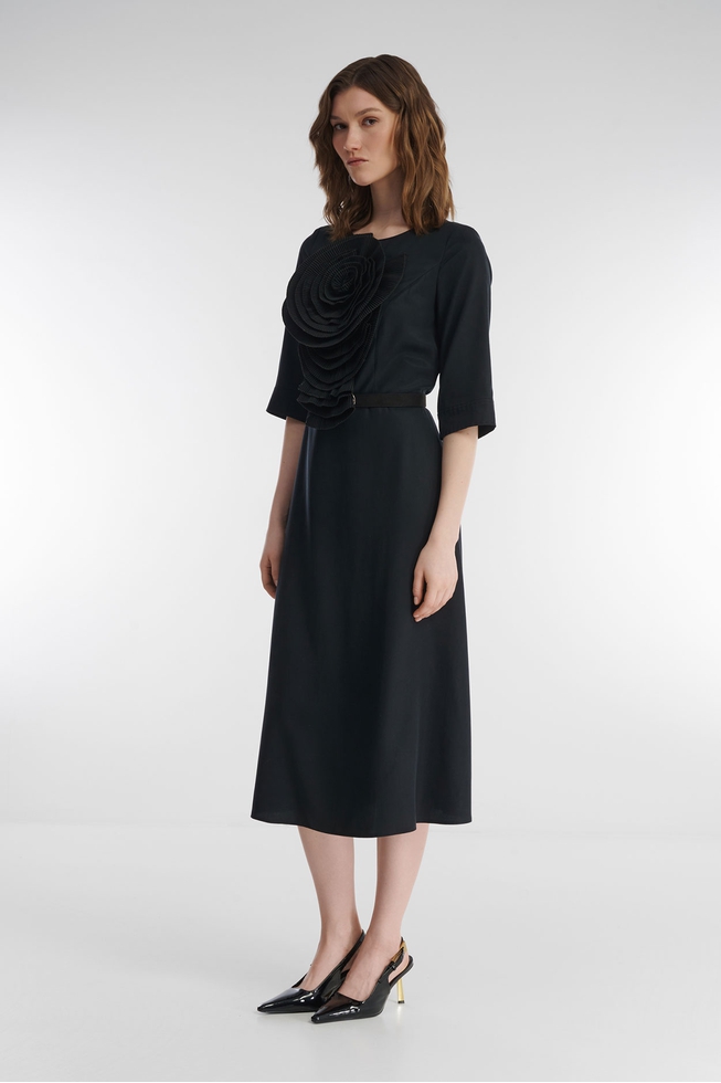 Чёрное платье миди 3