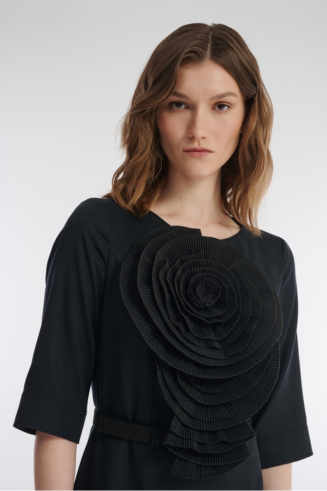 Чёрное платье миди 5