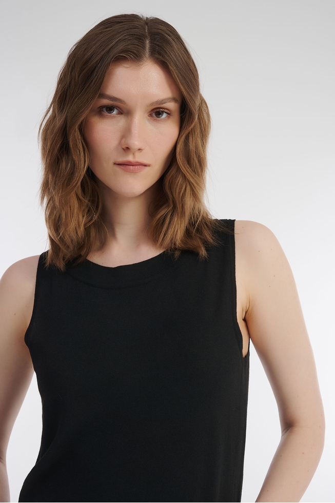 Женский чёрный топ  5