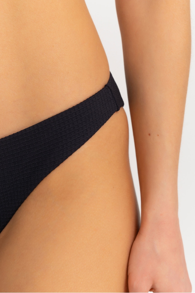 Женские черные плавки-слипы 4