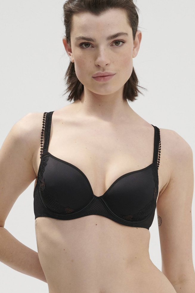  Черный бюстгальтер с плотными чашками  1