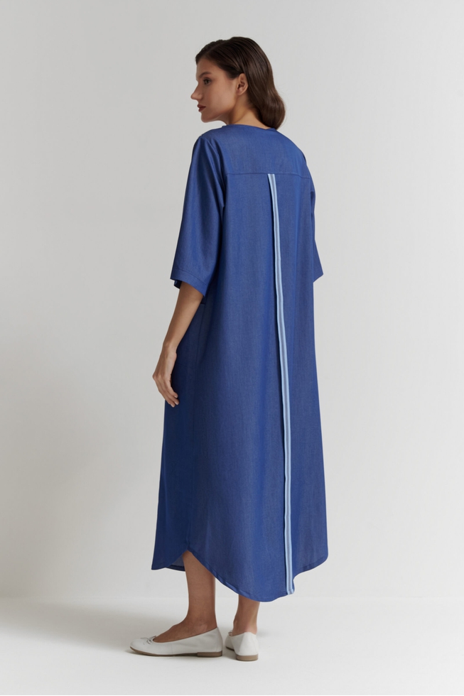  Длинное платье с декором  2