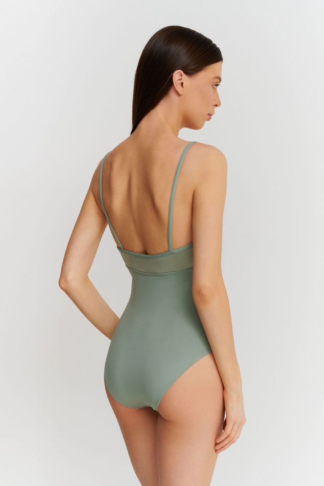 Слитный купальник 2