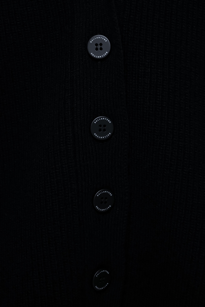 Женский чёрный шерстяной кардиган 5