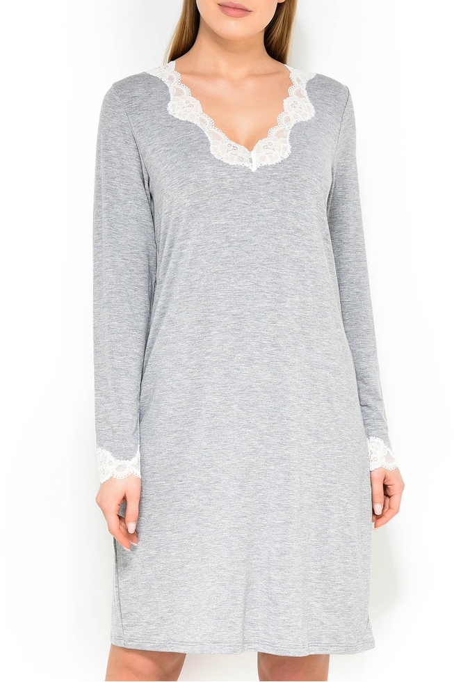 Сорочка с кружевом и длинным рукавом  1