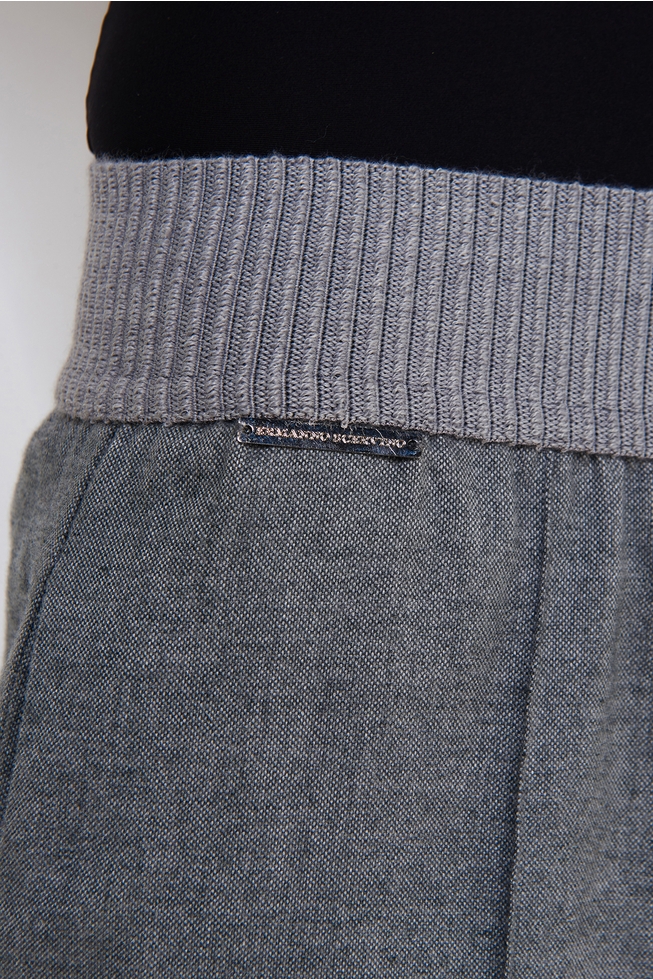  Костюм с брюками  10