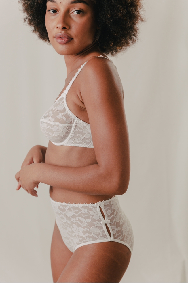  Белый бюстгальтер с мягкими чашками  3