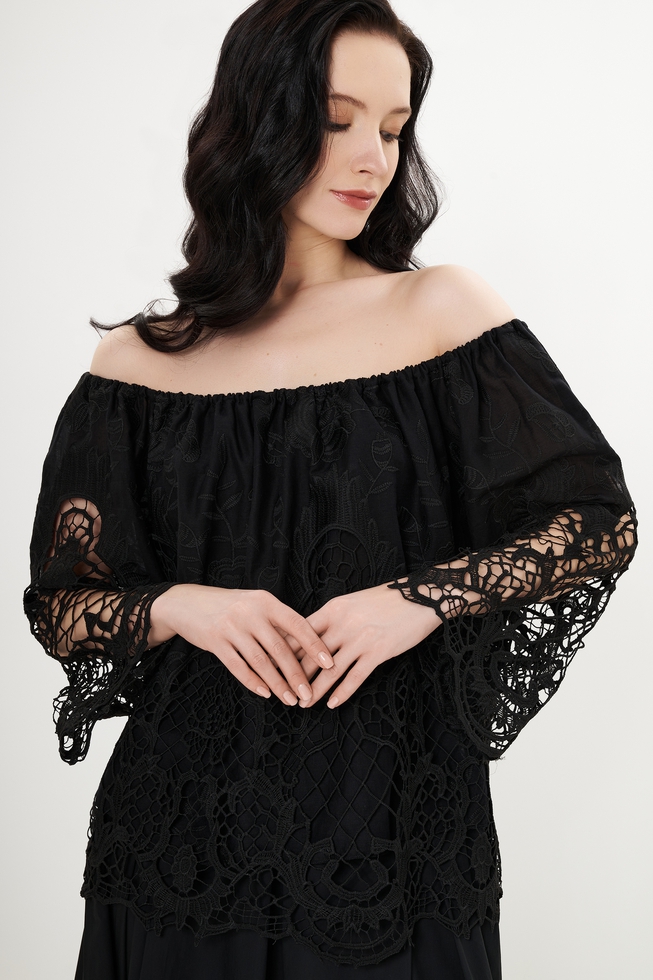 Чёрная блузка 1