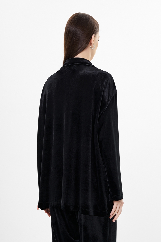  Черная блузка с длинным рукавом из велюра  2