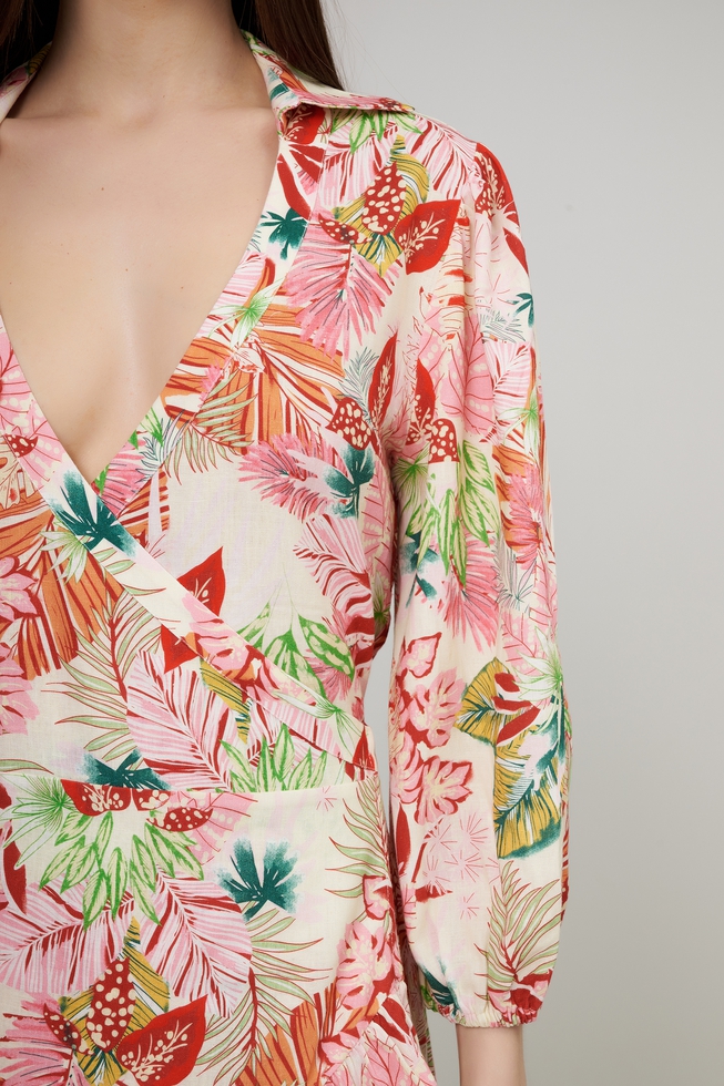 Розовое короткое платье  4