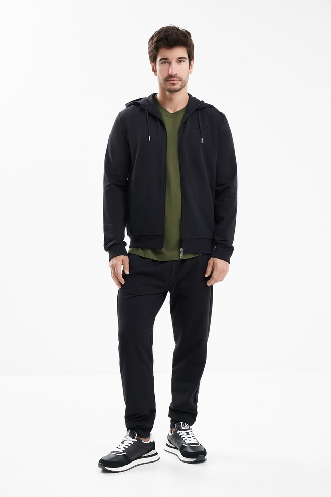 Мужской спортивный костюм 1