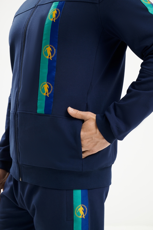 Мужской спортивный костюм 4