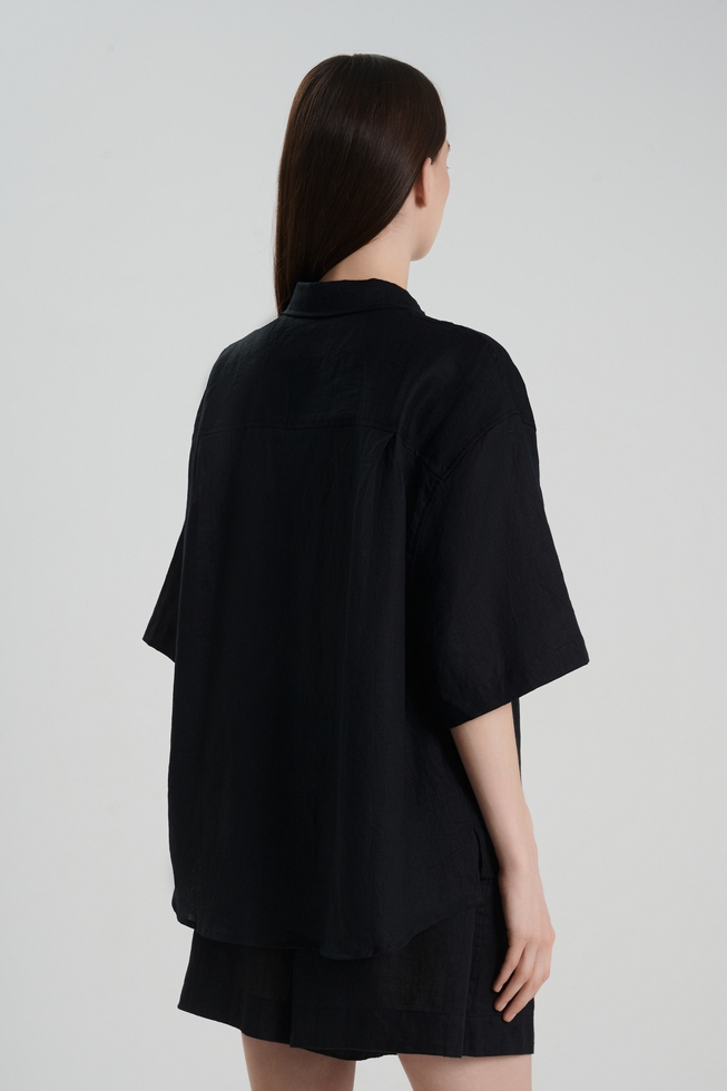 Льняная черная блузка с коротким рукавом 2
