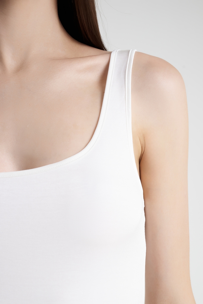 Женская майка ванильного цвета 4