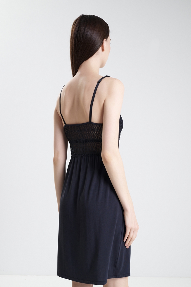 Короткая черная сорочка 2