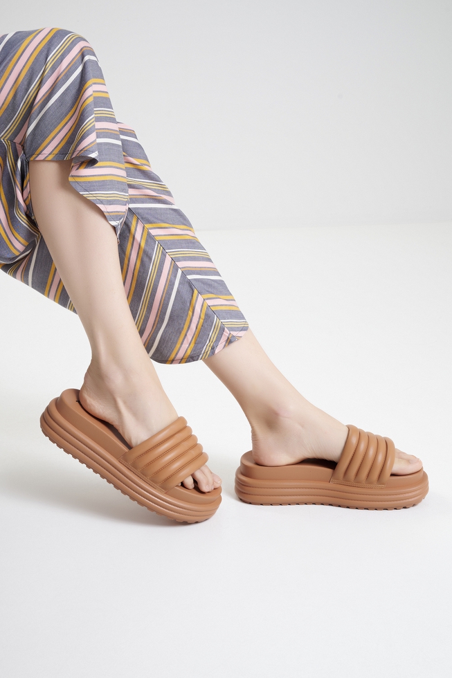 Женские шлепанцы 6