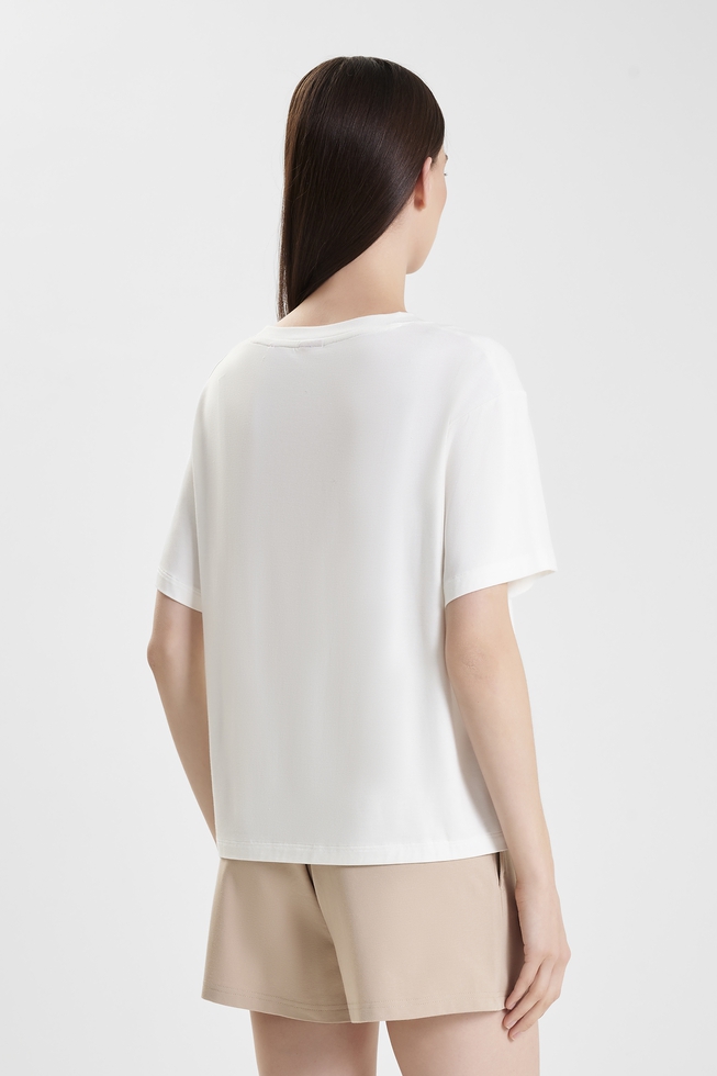 Женская белая футболка 2