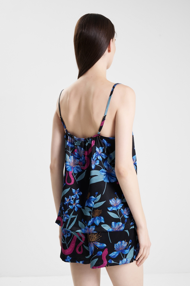 Женская шелковая пижама с шортами 3