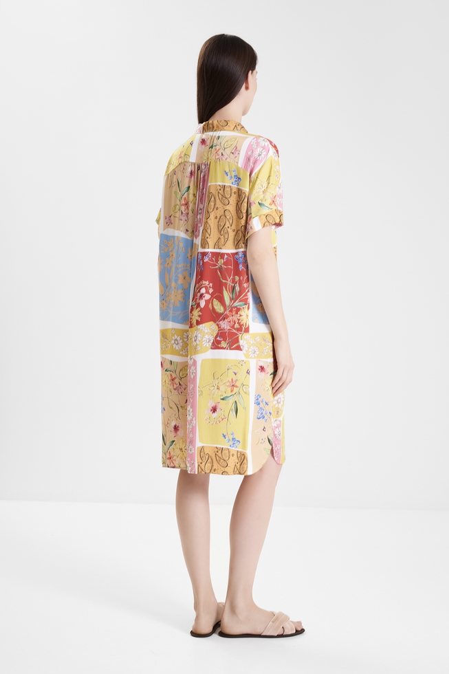 Женский короткий халат на пуговицах 2