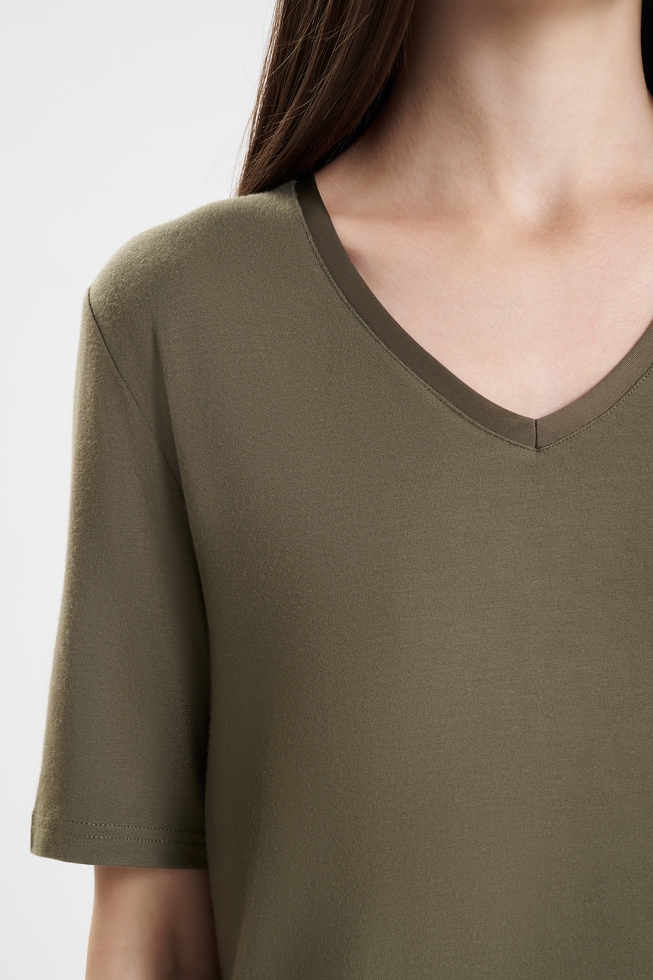  Женская футболка  8