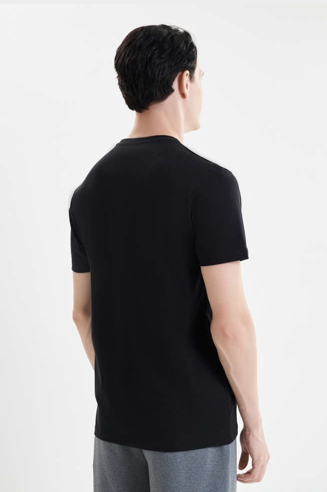  Мужская черная футболка  2