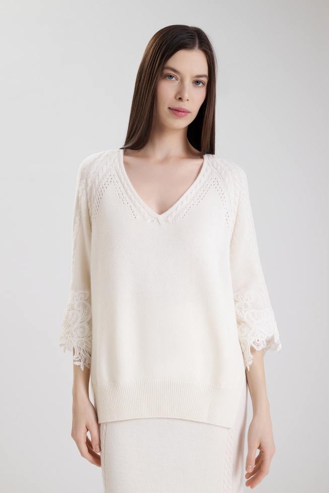  Женский джемпер с кружевом  1