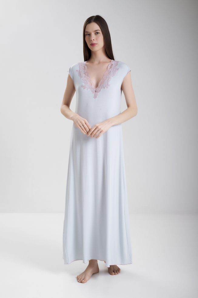  Женская длинная сорочка с кружевом  1
