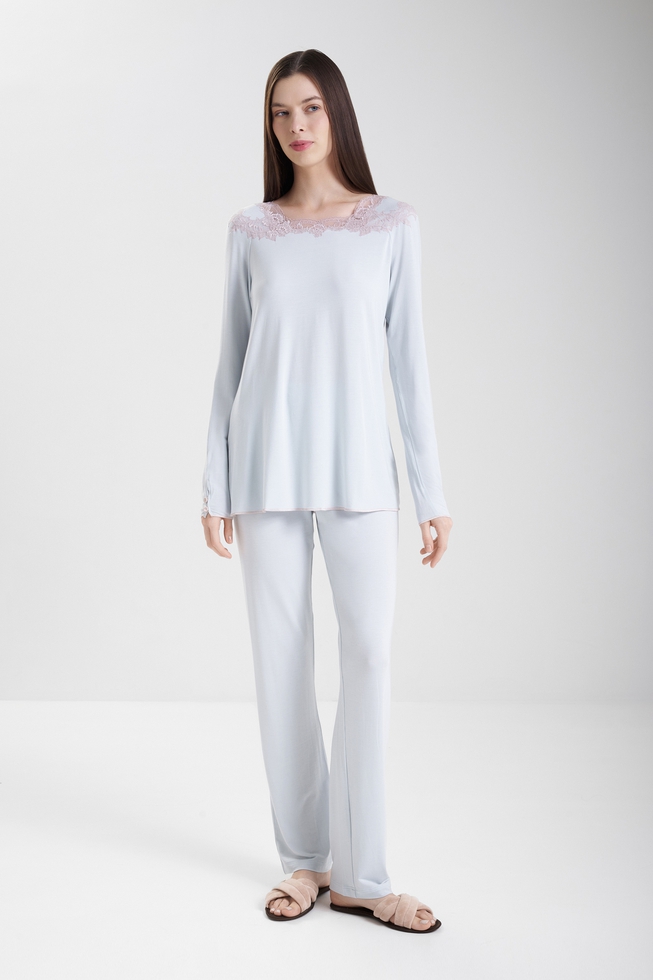  Женская пижама с брюками  1