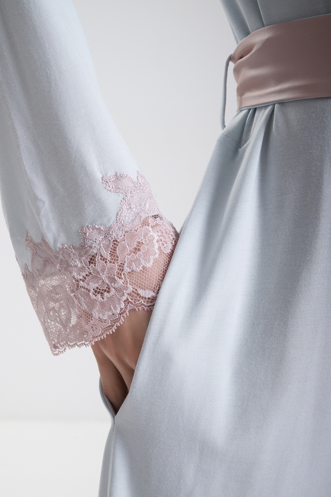  Женский длинный халат с кружевом  4